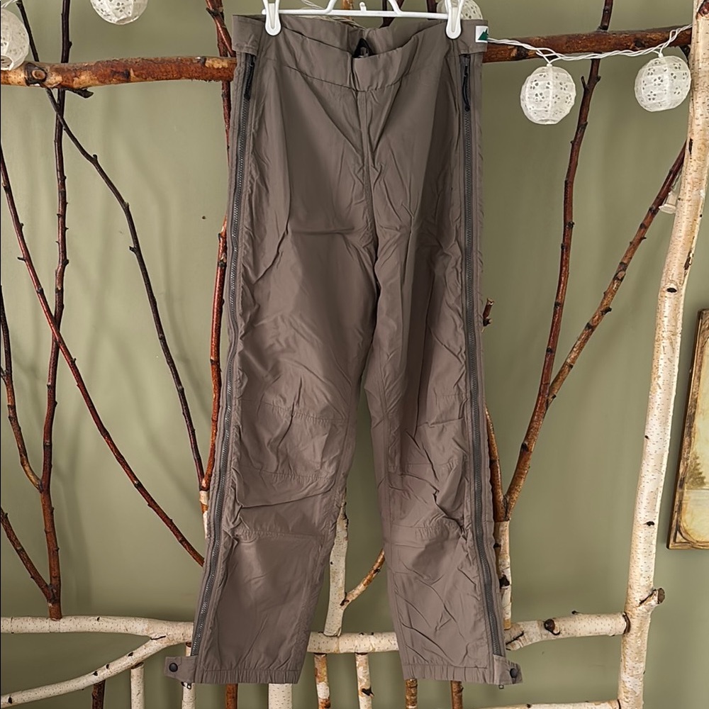 Mountain Equiptment Co-Op Men's fleece lined Khaki Pants